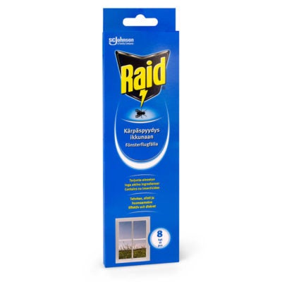 Raid K&auml;rp&auml;spyydys ikkunaan 8 kpl